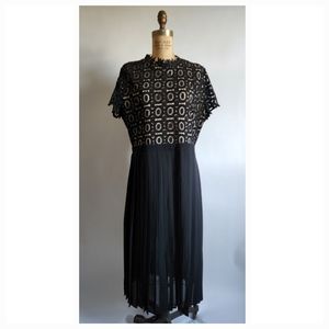 Ivy City Co. Black Lace Midi Dress